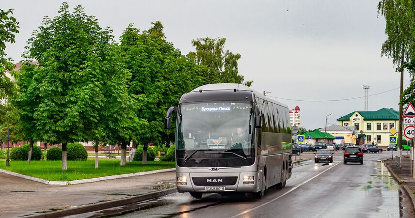 Автобусные рейсы Пинск – Вроцлав временно отменены: причина — закрытие границы с Польшей