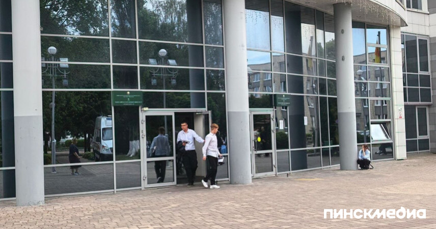 В Беларуси 2 июня более 35 тысяч абитуриентов сдавали ЦТ по второму профильному предмету