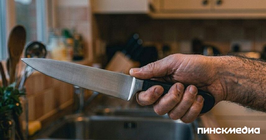 Нанес не менее 20 ударов ножом: жителю Барановичей грозит высшая мера за убийство матери